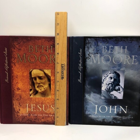 Beth Moore Set of 2 Hardback Christian Reflection Books Jesus and John - Picture 13 of 14